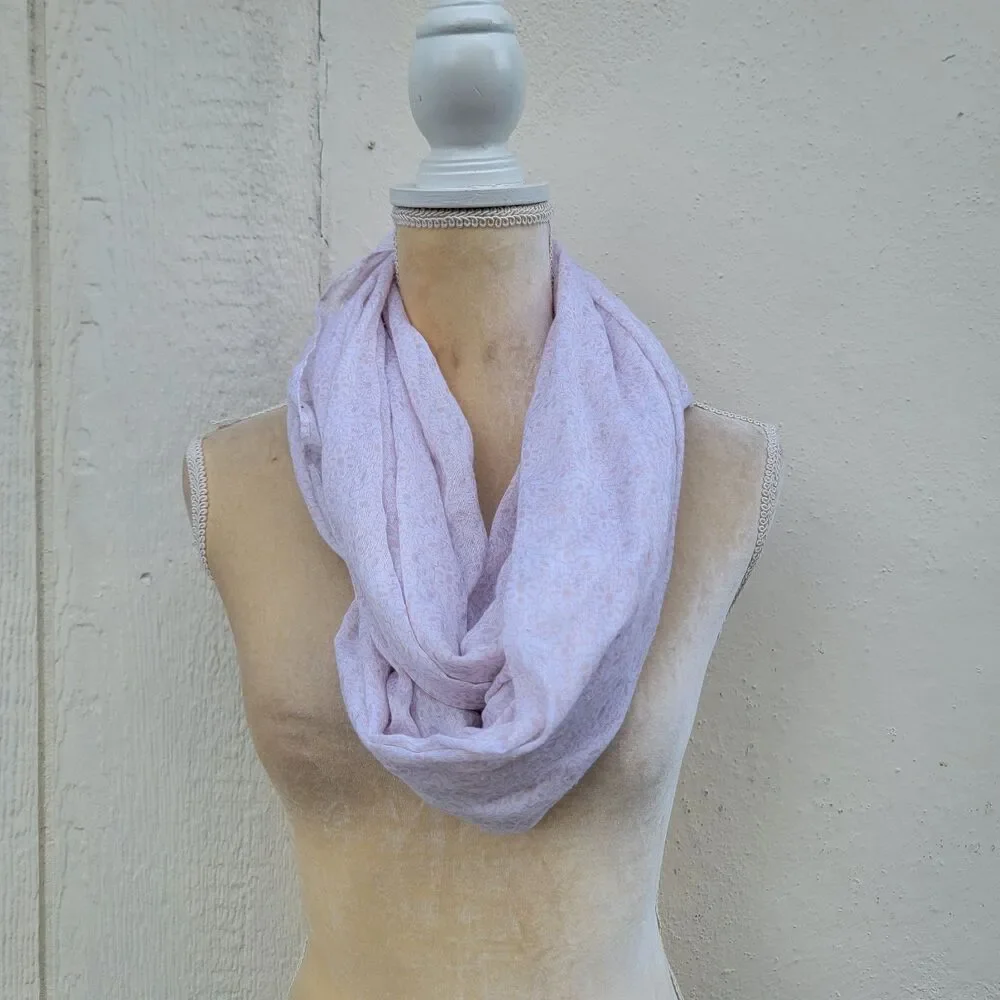 Abercrombie and Fitch lightweight infinity scarf Pale Pink/wht Y2K Preppy